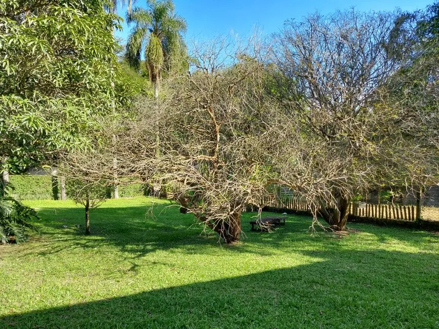 Foto 3 de Chácara com 3 quartos à venda, 3000m2 em Sítio dos Fernandes, Aruja - SP