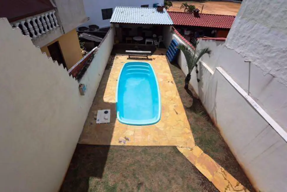 Foto 9 de Casa com 4 quartos à venda, 320m2 em Jordanópolis, Aruja - SP