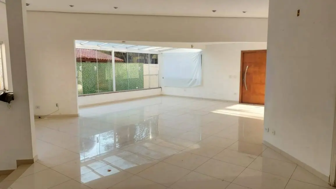 Foto 3 de Casa de Condomínio com 3 quartos à venda, 375m2 em Arujá Country Club, Itaquaquecetuba - SP