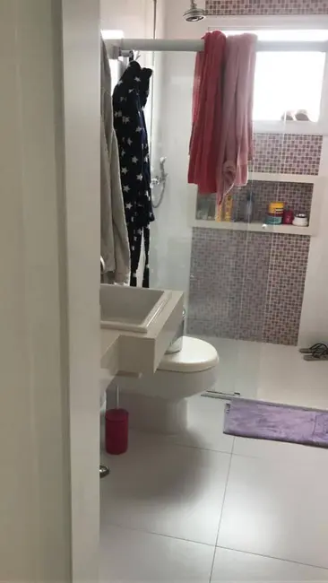 Casa de Condomínio com 4 quartos à venda, 300m2 em Aruja - SP - imagem 6 Foto 6 de Casa de Condomínio com 4 quartos à venda, 300m2 em Aruja - SP