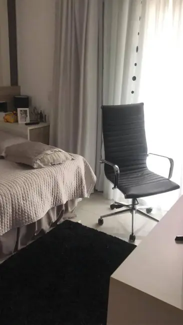 Casa de Condomínio com 4 quartos à venda, 300m2 em Aruja - SP - imagem 8 Foto 8 de Casa de Condomínio com 4 quartos à venda, 300m2 em Aruja - SP