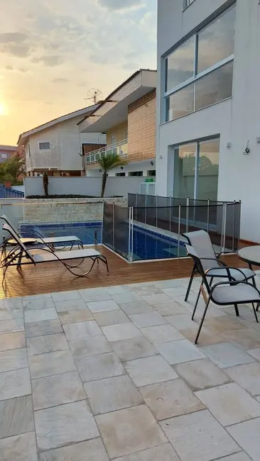 Foto 8 de Casa de Condomínio com 3 quartos à venda e para alugar, 375m2 em Arujá Country Club, Aruja - SP