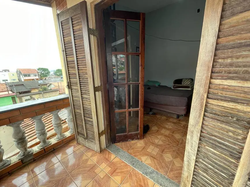 Casa com 4 quartos à venda, 300m2 em Jordanópolis, Aruja - SP - imagem 6 Foto 6 de Casa com 4 quartos à venda, 300m2 em Jordanópolis, Aruja - SP