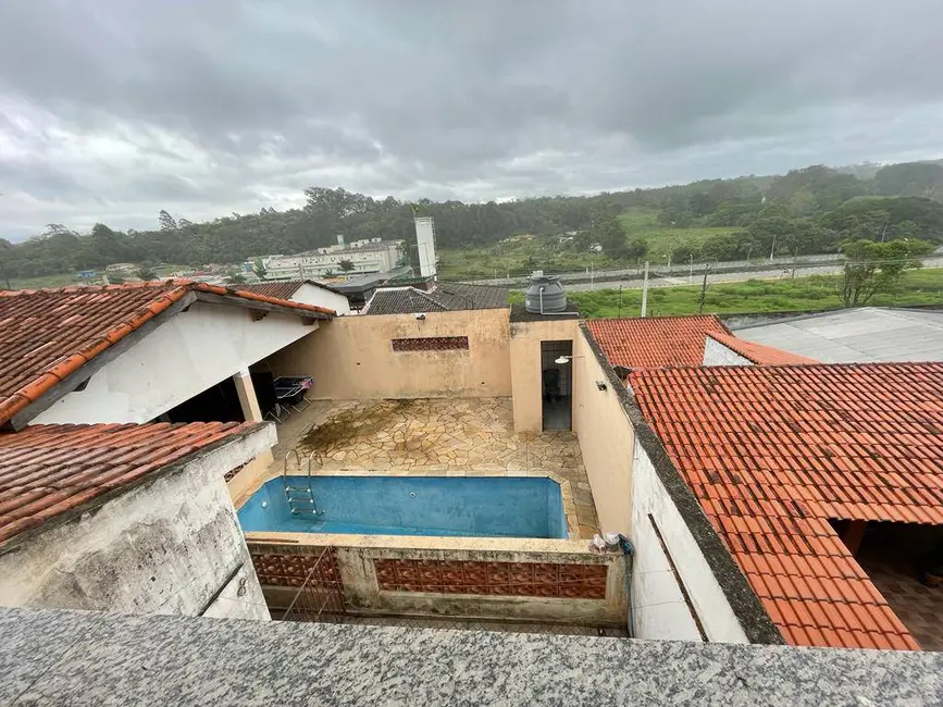 Casa com 4 quartos à venda, 300m2 em Jordanópolis, Aruja - SP - imagem 4 Foto 4 de Casa com 4 quartos à venda, 300m2 em Jordanópolis, Aruja - SP