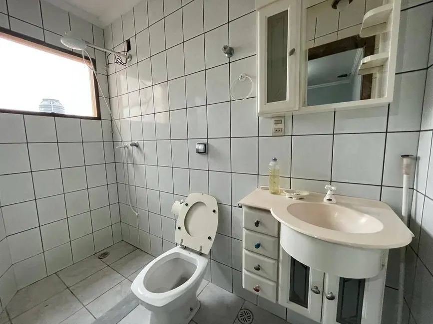 Casa com 4 quartos à venda, 300m2 em Jordanópolis, Aruja - SP - imagem 5 Foto 5 de Casa com 4 quartos à venda, 300m2 em Jordanópolis, Aruja - SP