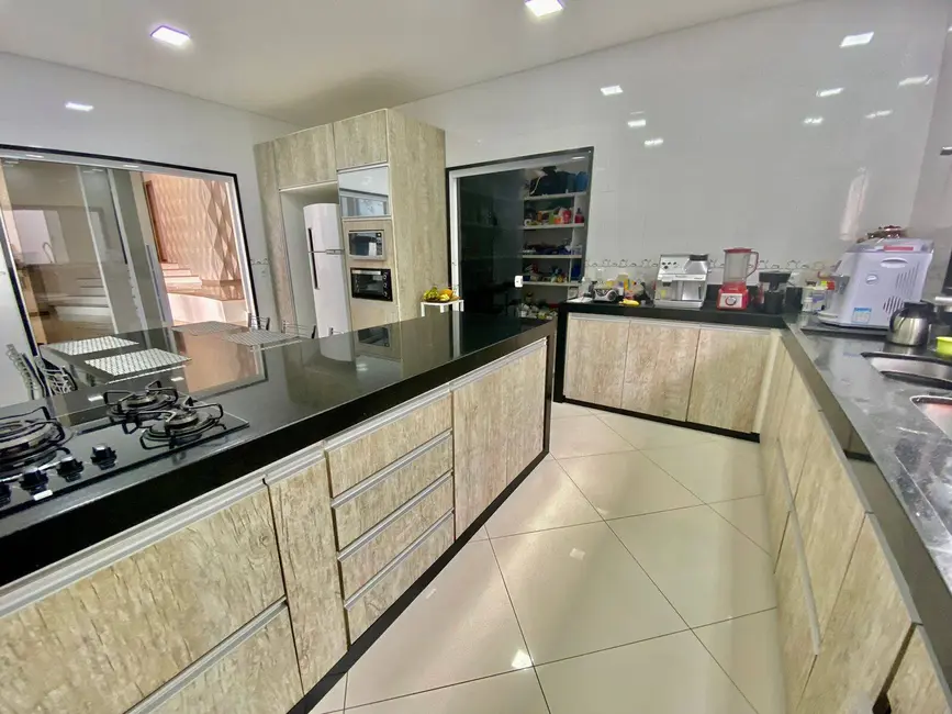 Foto 8 de Casa de Condomínio com 4 quartos à venda, 1100m2 em Arujázinho I, II e III, Aruja - SP