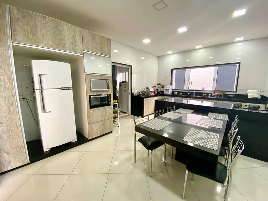 Foto 7 de Casa de Condomínio com 4 quartos à venda, 1100m2 em Arujázinho I, II e III, Aruja - SP