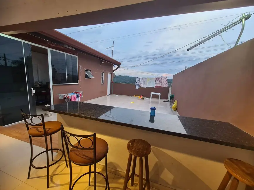 Foto 5 de Casa com 2 quartos à venda, 250m2 em Parque Rodrigo Barreto, Aruja - SP