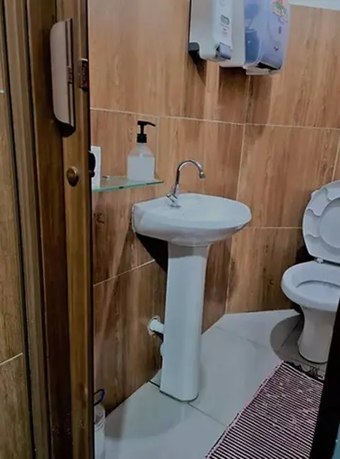 Foto 3 de Casa com 2 quartos à venda, 250m2 em Parque Rodrigo Barreto, Aruja - SP