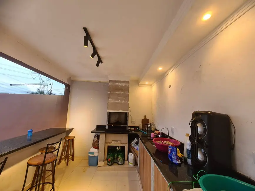 Foto 7 de Casa com 2 quartos à venda, 250m2 em Parque Rodrigo Barreto, Aruja - SP