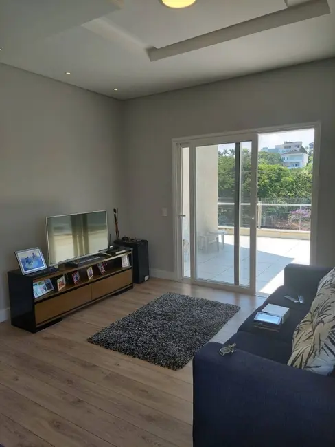 Foto 6 de Casa de Condomínio com 3 quartos à venda, 1041m2 em Jardim das Cerejeiras, Aruja - SP