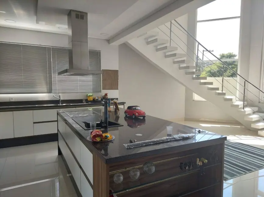 Foto 8 de Casa de Condomínio com 3 quartos à venda, 1041m2 em Jardim das Cerejeiras, Aruja - SP