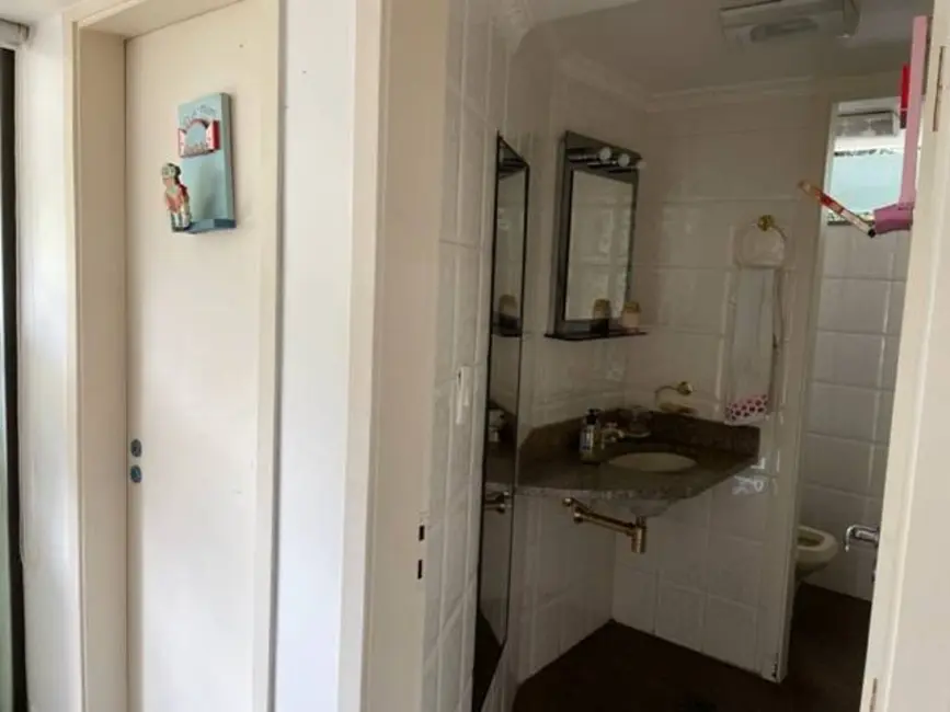 Foto 9 de Casa de Condomínio à venda e para alugar, 1000m2 em Jardim das Cerejeiras, Aruja - SP