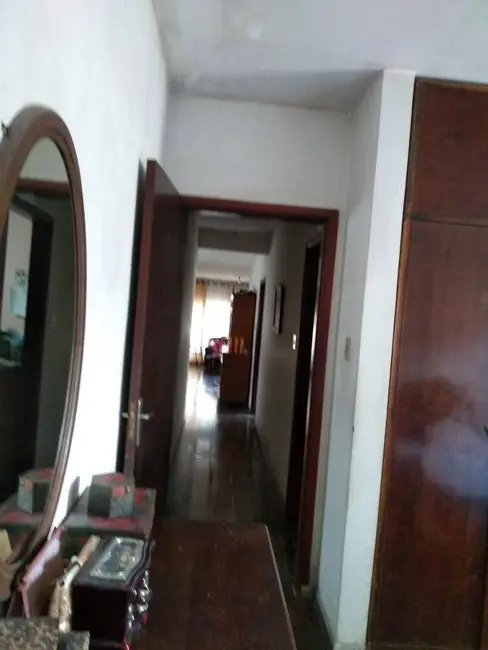 Foto 3 de Casa com 2 quartos à venda, 299m2 em Jardim Planalto, Aruja - SP