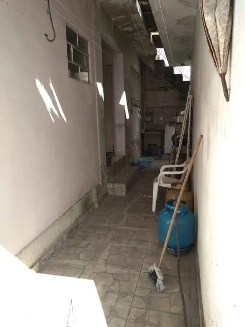 Foto 6 de Casa com 2 quartos à venda, 299m2 em Jardim Planalto, Aruja - SP