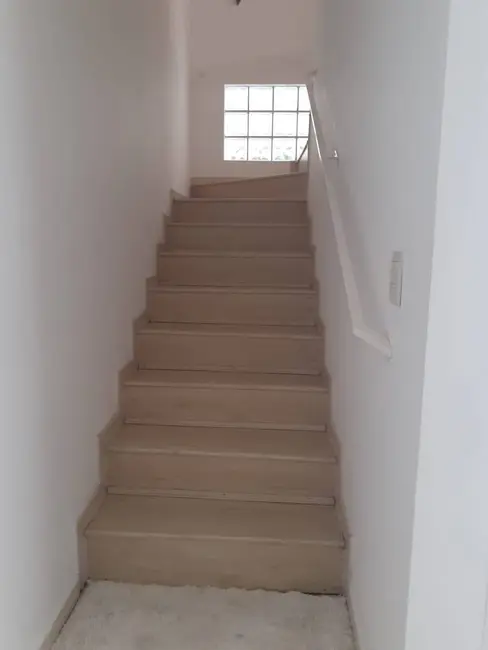 Foto 4 de Casa com 2 quartos à venda, 136m2 em Jordanópolis, Aruja - SP