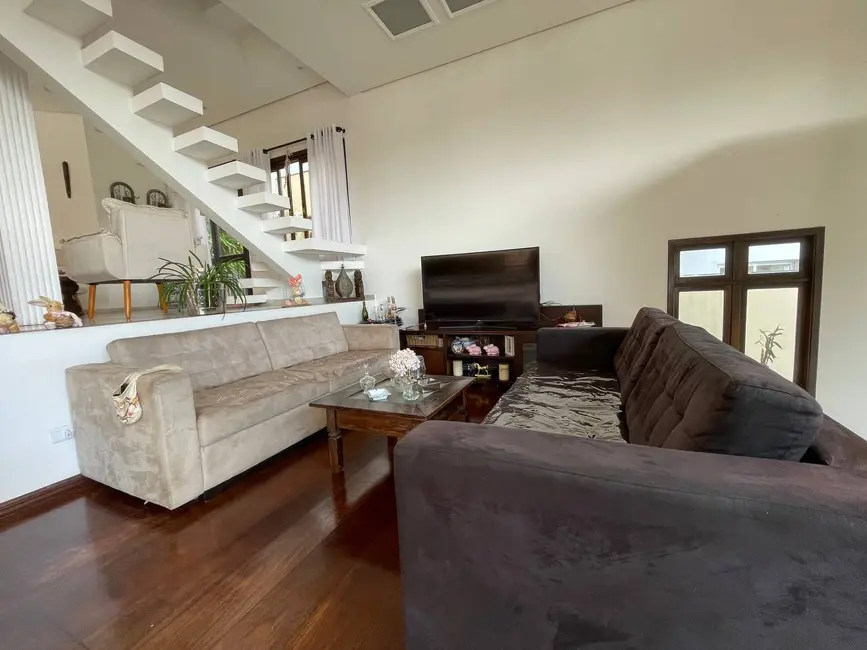 Foto 6 de Casa de Condomínio com 3 quartos à venda e para alugar, 450m2 em Aruja - SP