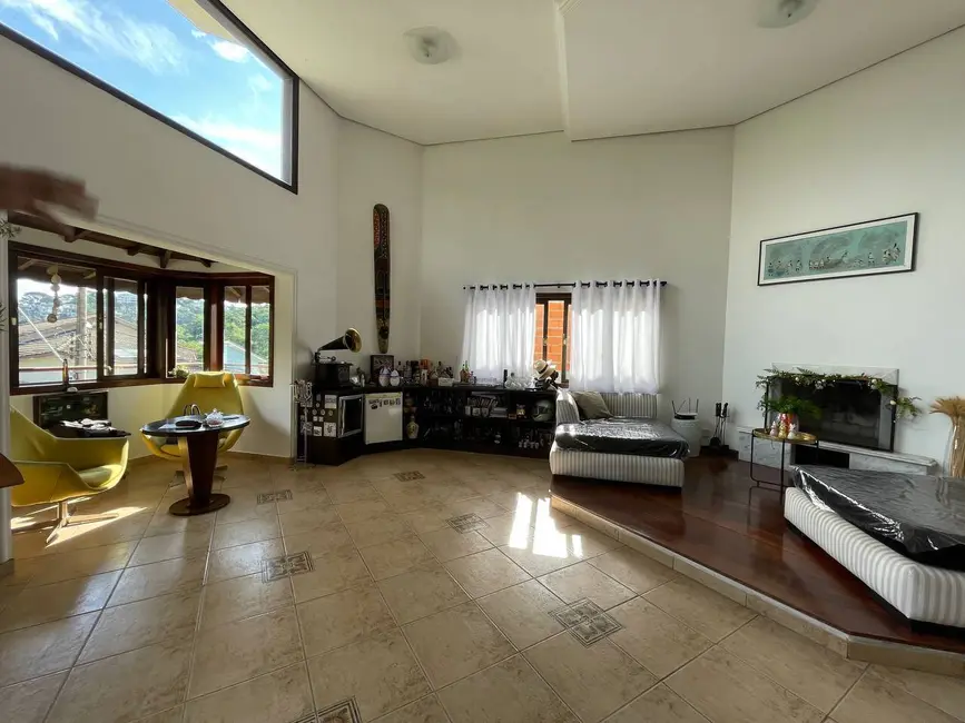 Foto 3 de Casa de Condomínio com 3 quartos à venda e para alugar, 450m2 em Aruja - SP