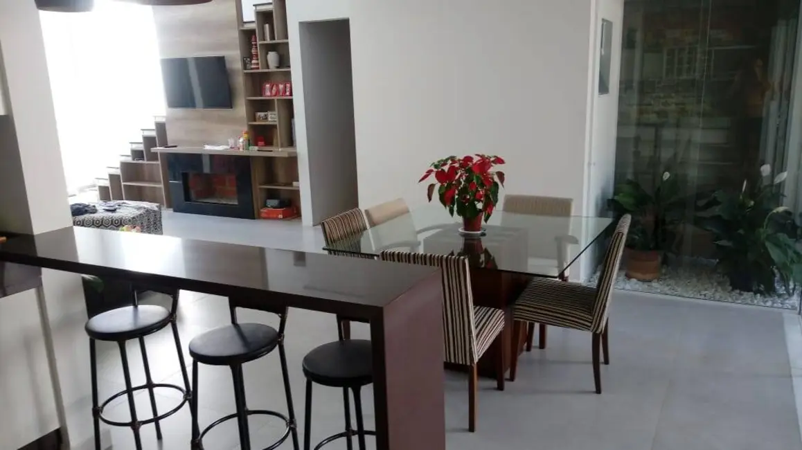 Casa de Condomínio com 3 quartos à venda, 800m2 em Santa Isabel - SP - imagem 7 Foto 7 de Casa de Condomínio com 3 quartos à venda, 800m2 em Santa Isabel - SP