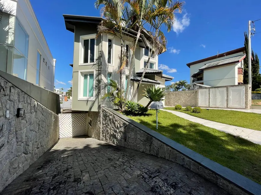 Casa de Condomínio com 4 quartos à venda, 300m2 em Aruja - SP - imagem 5 Foto 5 de Casa de Condomínio com 4 quartos à venda, 300m2 em Aruja - SP