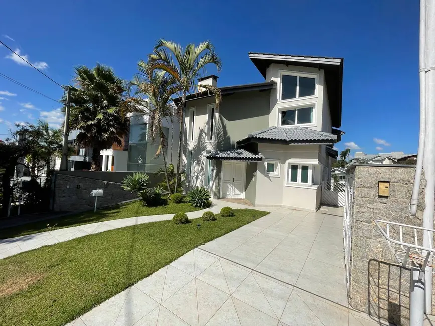 Casa de Condomínio com 4 quartos à venda, 300m2 em Aruja - SP - imagem 4 Foto 4 de Casa de Condomínio com 4 quartos à venda, 300m2 em Aruja - SP