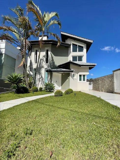 Casa de Condomínio com 4 quartos à venda, 300m2 em Aruja - SP - imagem 3 Foto 3 de Casa de Condomínio com 4 quartos à venda, 300m2 em Aruja - SP