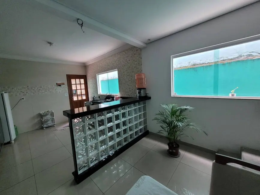 Foto 8 de Casa com 4 quartos à venda, 125m2 em Parque Rodrigo Barreto, Aruja - SP