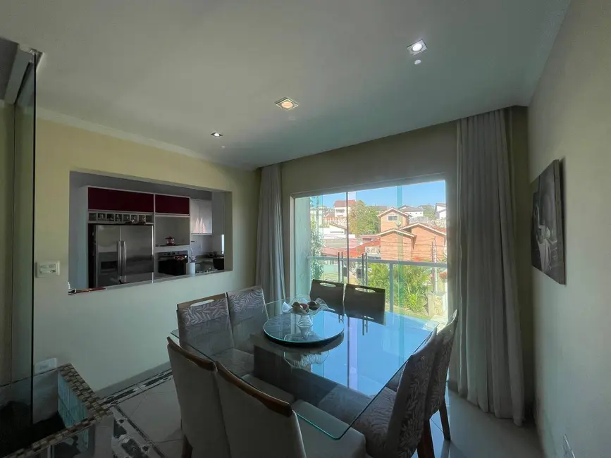 Foto 8 de Casa de Condomínio com 3 quartos à venda e para alugar, 303m2 em Arujá Country Club, Aruja - SP