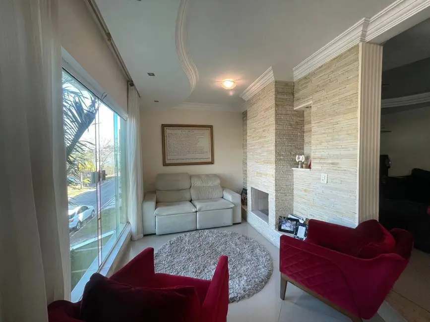 Foto 9 de Casa de Condomínio com 3 quartos à venda e para alugar, 303m2 em Arujá Country Club, Aruja - SP