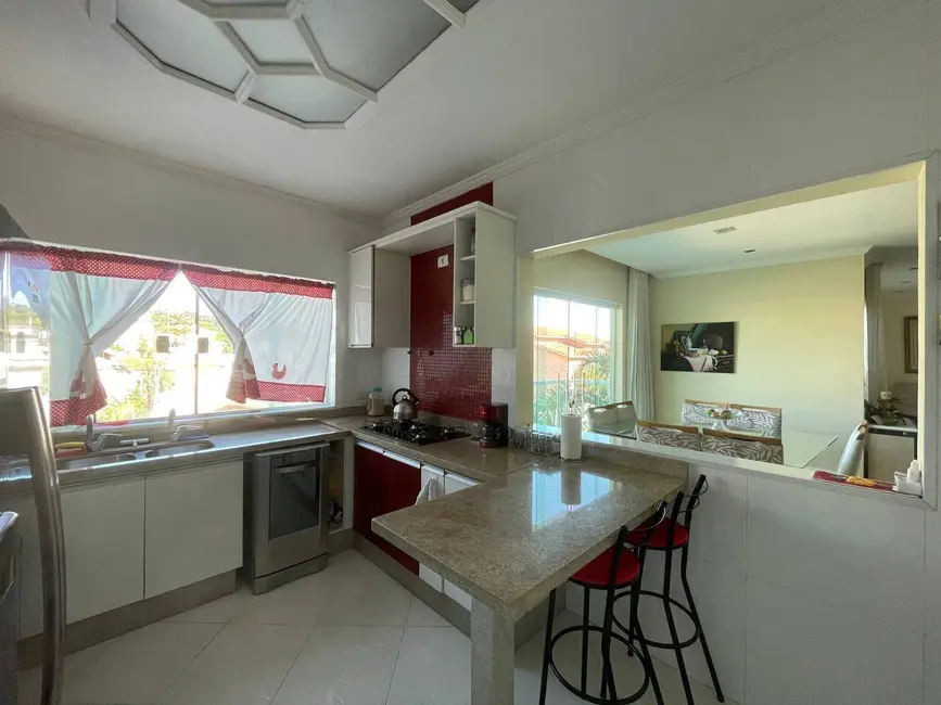 Foto 5 de Casa de Condomínio com 3 quartos à venda e para alugar, 303m2 em Arujá Country Club, Aruja - SP