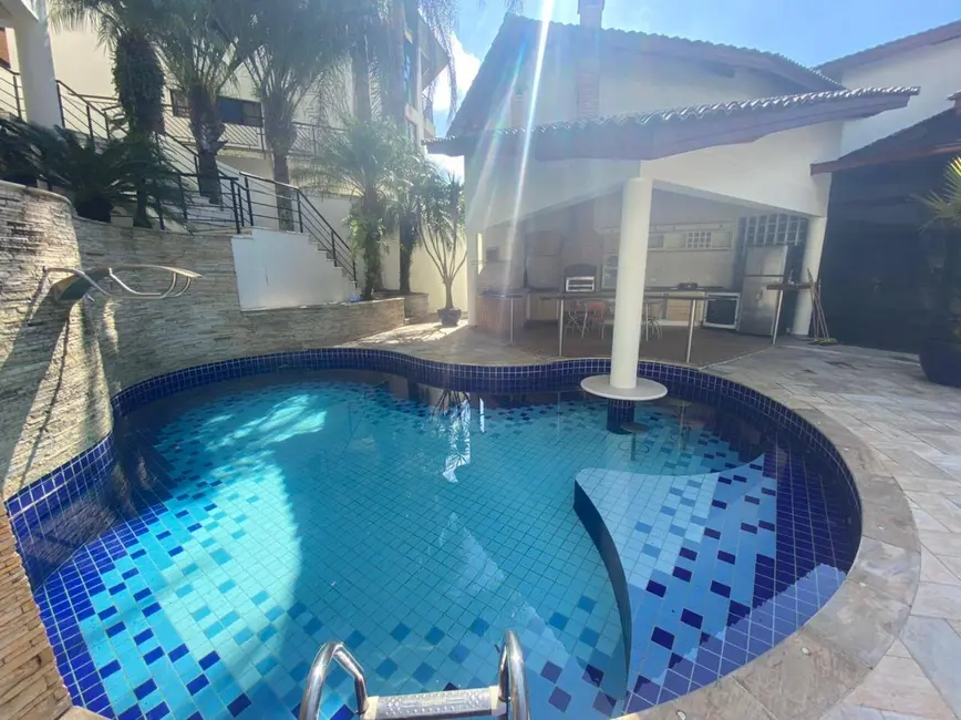 Casa de Condomínio com 3 quartos à venda e para alugar, 1225m2 em Arujázinho I, II e III, Aruja - SP - imagem 5 Foto 5 de Casa de Condomínio com 3 quartos à venda e para alugar, 1225m2 em Arujázinho I, II e III, Aruja - SP