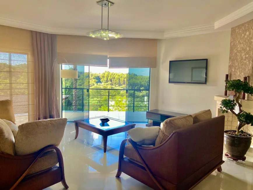 Casa de Condomínio com 3 quartos à venda e para alugar, 1225m2 em Arujázinho I, II e III, Aruja - SP - imagem 7 Foto 7 de Casa de Condomínio com 3 quartos à venda e para alugar, 1225m2 em Arujázinho I, II e III, Aruja - SP