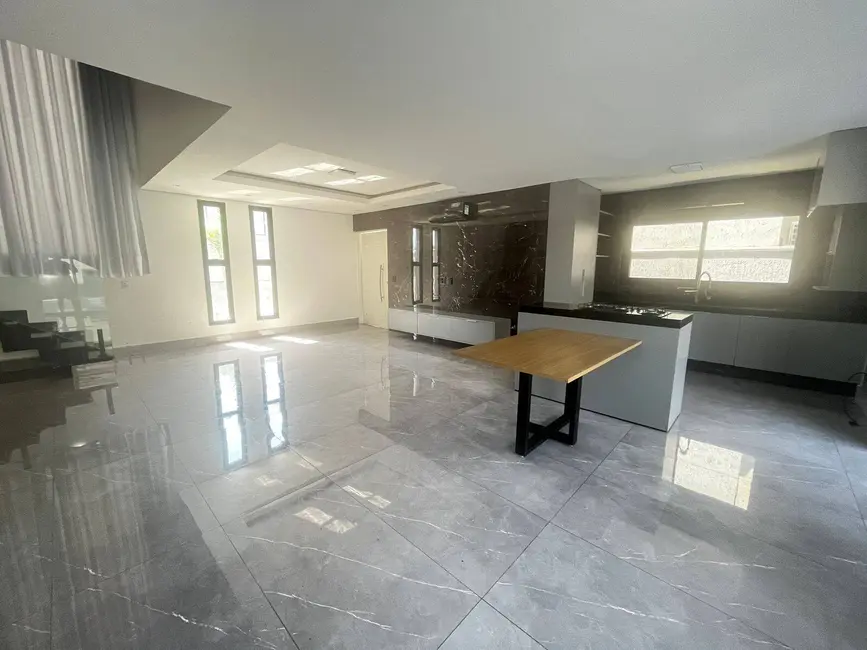 Foto 9 de Casa de Condomínio com 3 quartos à venda e para alugar, 310m2 em Jardim das Cerejeiras, Aruja - SP