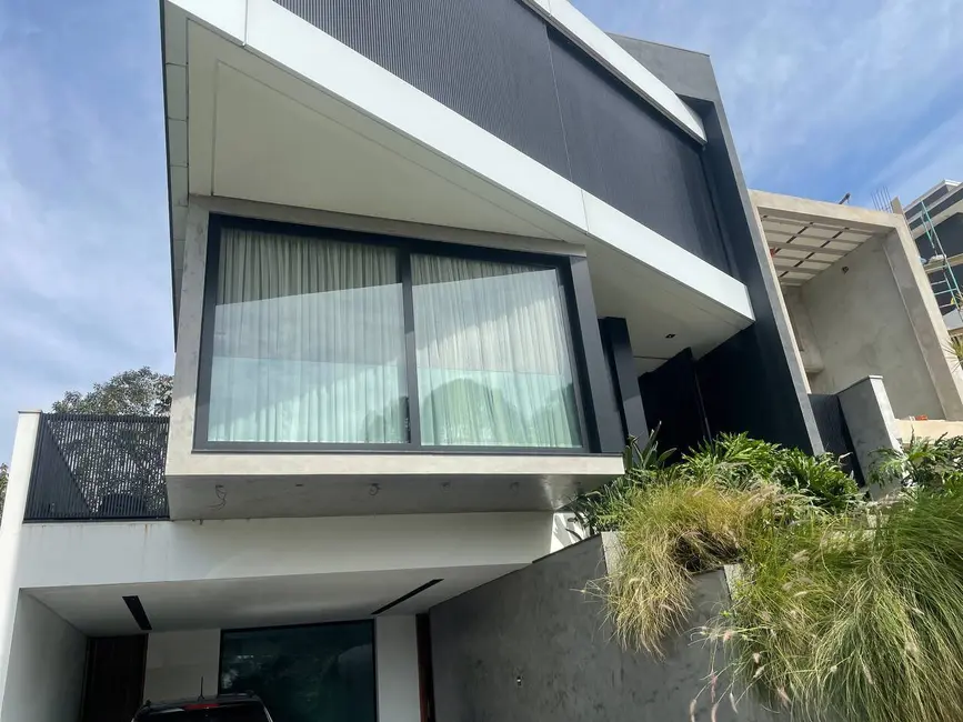 Foto 3 de Casa de Condomínio com 3 quartos à venda, 407m2 em Residencial Real Park, Aruja - SP