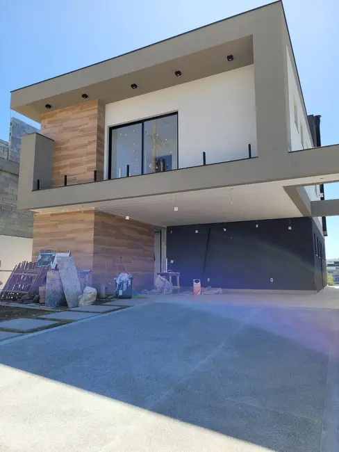 Foto 3 de Casa de Condomínio com 4 quartos à venda, 304m2 em Residencial Real Park, Aruja - SP