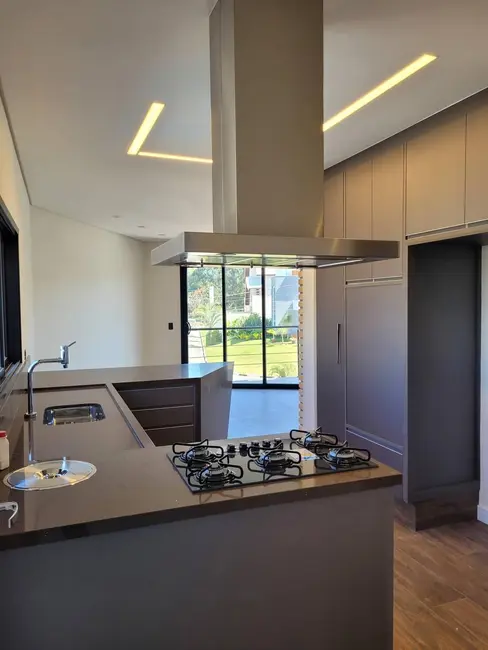 Foto 5 de Casa de Condomínio com 4 quartos à venda, 351m2 em Residencial Real Park, Aruja - SP