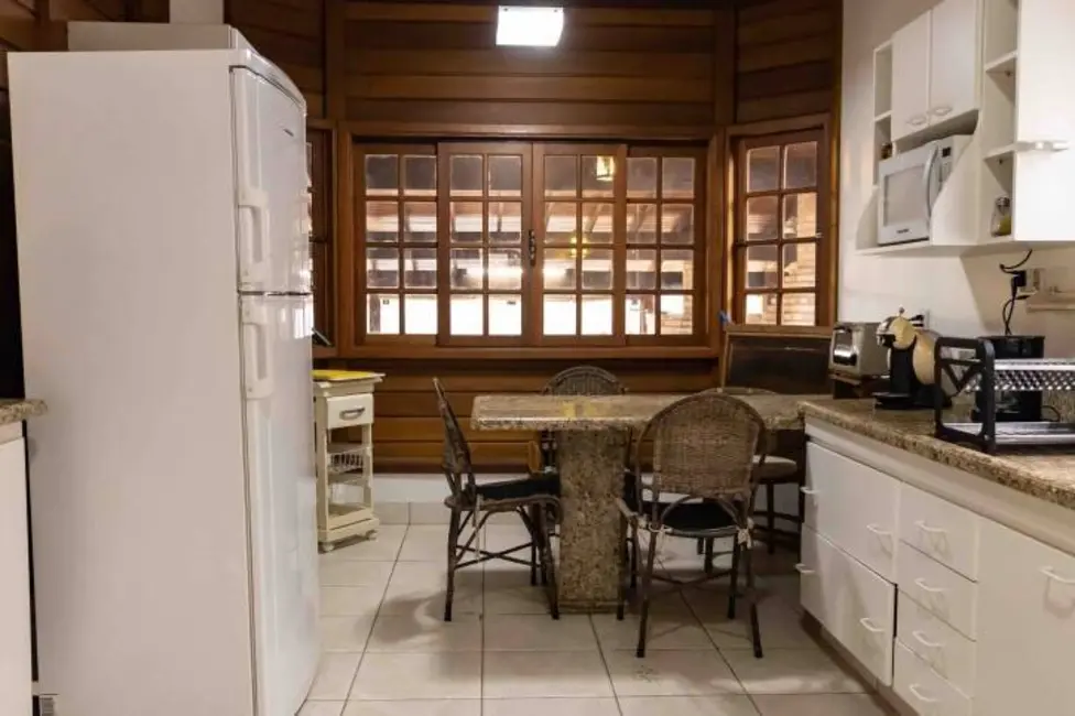 Casa de Condomínio com 4 quartos à venda e para alugar, 806m2 em Santa Isabel - SP - imagem 8 Foto 8 de Casa de Condomínio com 4 quartos à venda e para alugar, 806m2 em Santa Isabel - SP