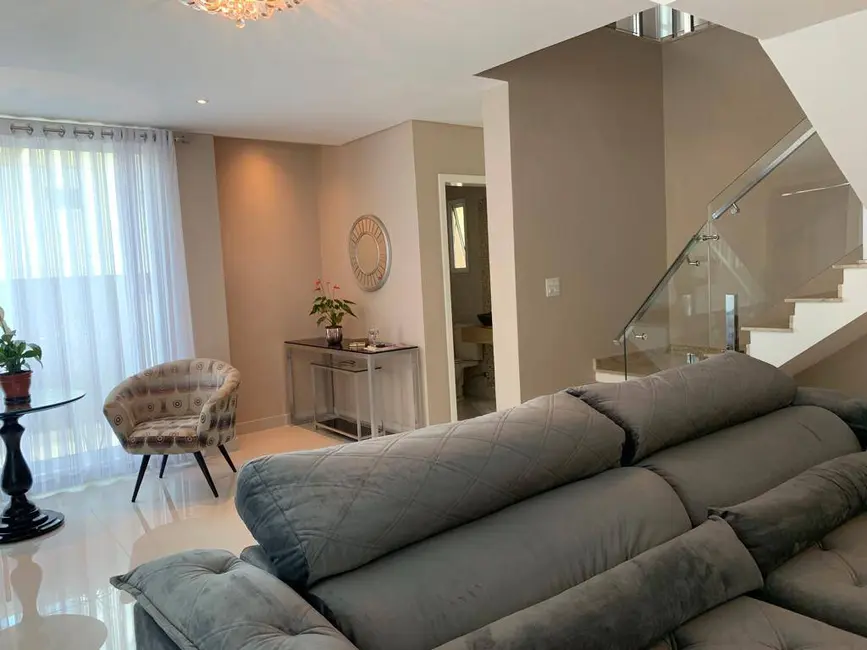 Foto 6 de Casa de Condomínio com 3 quartos à venda, 300m2 em Aruja - SP