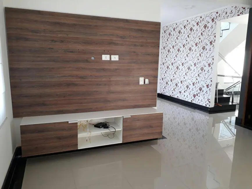 Foto 3 de Casa de Condomínio com 4 quartos à venda e para alugar, 340m2 em Jardim das Cerejeiras, Aruja - SP