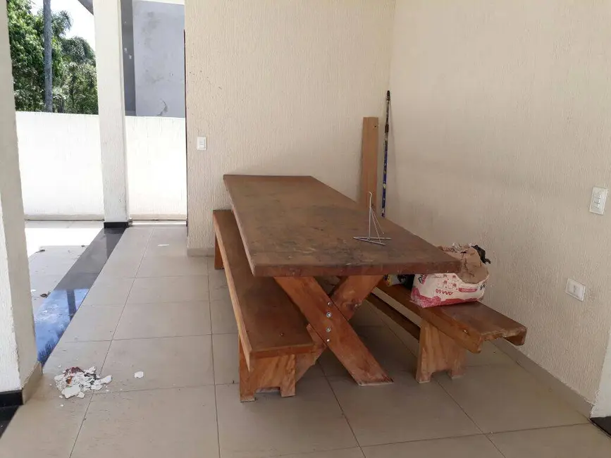 Foto 9 de Casa de Condomínio com 4 quartos à venda e para alugar, 340m2 em Jardim das Cerejeiras, Aruja - SP