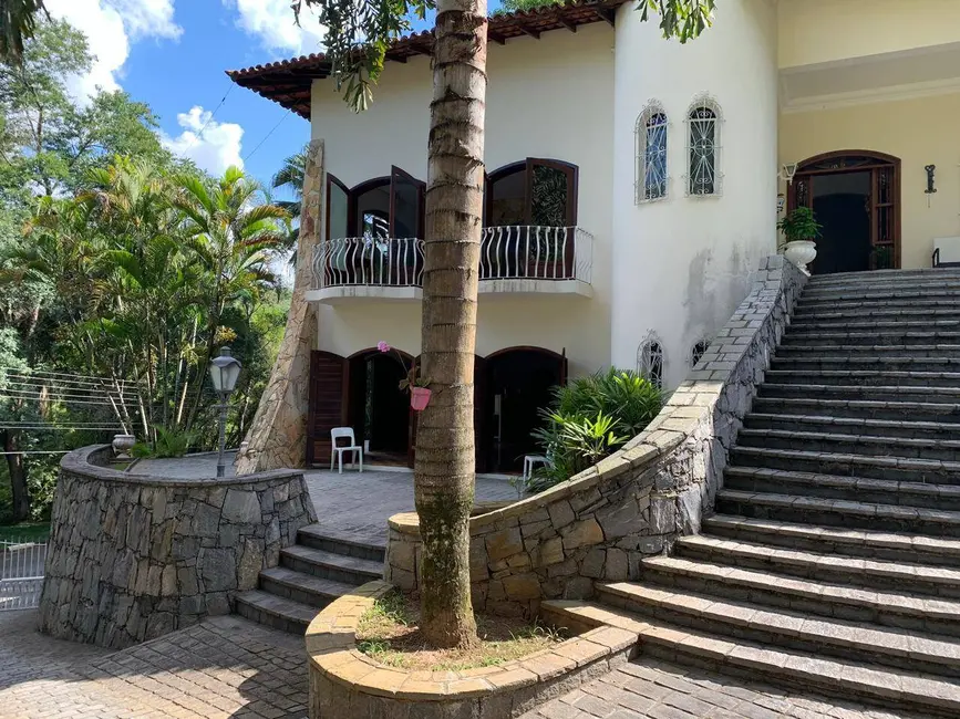 Casa de Condomínio com 4 quartos à venda, 1860m2 em Aruja - SP - imagem 3 Foto 3 de Casa de Condomínio com 4 quartos à venda, 1860m2 em Aruja - SP