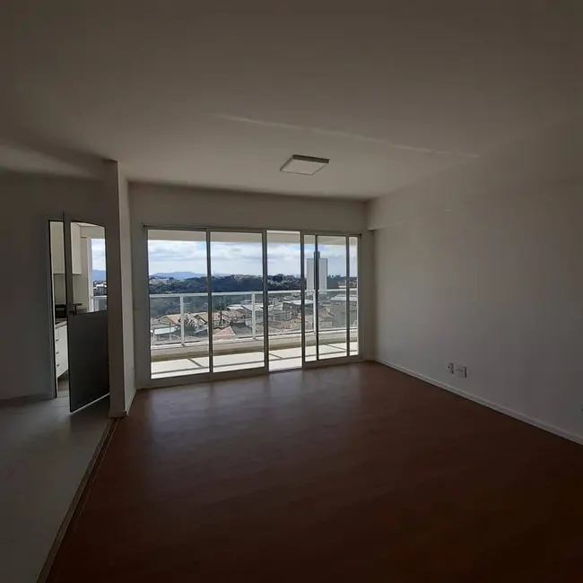 Apartamento com 3 quartos para alugar, 99m2 em Jardim Renata, Aruja - SP - imagem 6 Foto 6 de Apartamento com 3 quartos para alugar, 99m2 em Jardim Renata, Aruja - SP