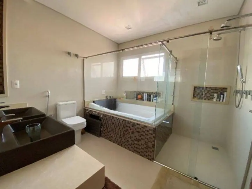 Foto 8 de Casa de Condomínio com 4 quartos à venda, 300m2 em Residencial Real Park, Aruja - SP