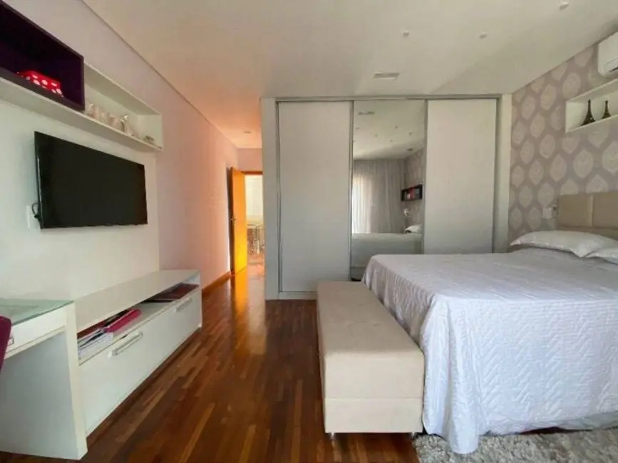 Foto 7 de Casa de Condomínio com 4 quartos à venda, 300m2 em Residencial Real Park, Aruja - SP