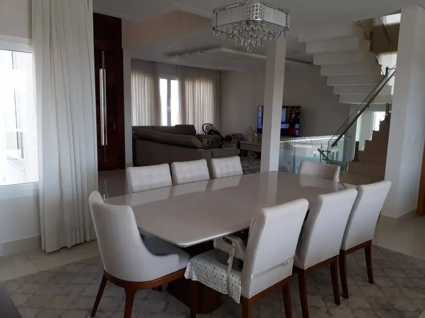 Foto 4 de Casa de Condomínio com 4 quartos à venda, 300m2 em Residencial Real Park, Aruja - SP