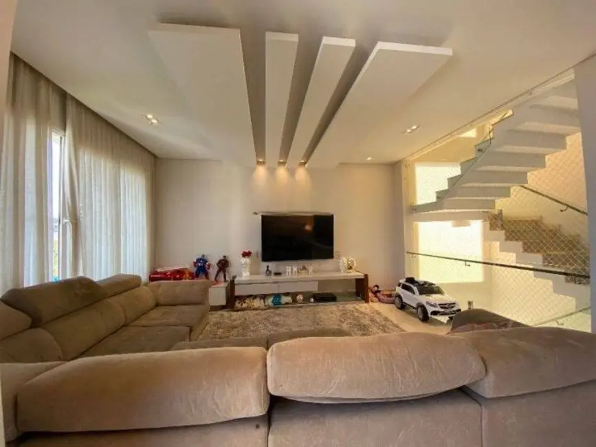 Foto 3 de Casa de Condomínio com 4 quartos à venda, 300m2 em Residencial Real Park, Aruja - SP