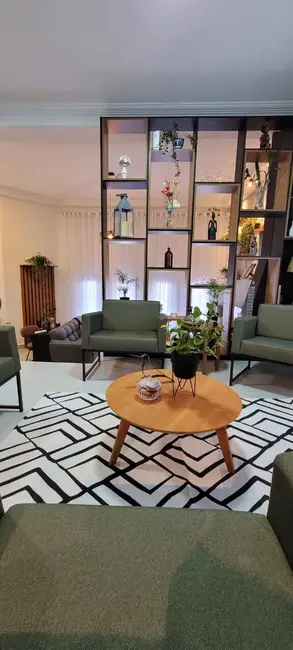 Casa de Condomínio com 4 quartos à venda, 300m2 em Aruja - SP - imagem 5 Foto 5 de Casa de Condomínio com 4 quartos à venda, 300m2 em Aruja - SP