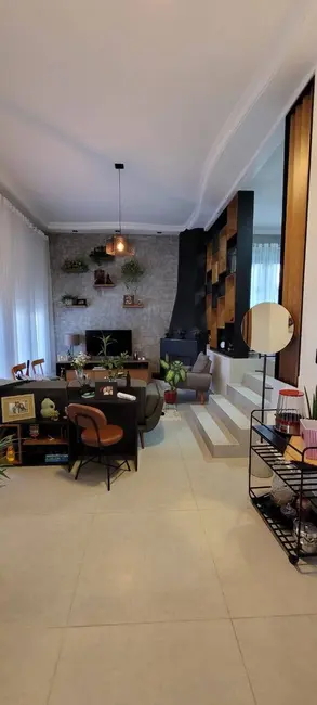 Casa de Condomínio com 4 quartos à venda, 300m2 em Aruja - SP - imagem 7 Foto 7 de Casa de Condomínio com 4 quartos à venda, 300m2 em Aruja - SP