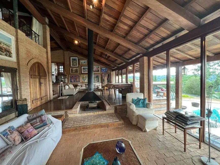 Foto 1 de Casa de Condomínio com 4 quartos à venda, 2300m2 em Aruja - SP