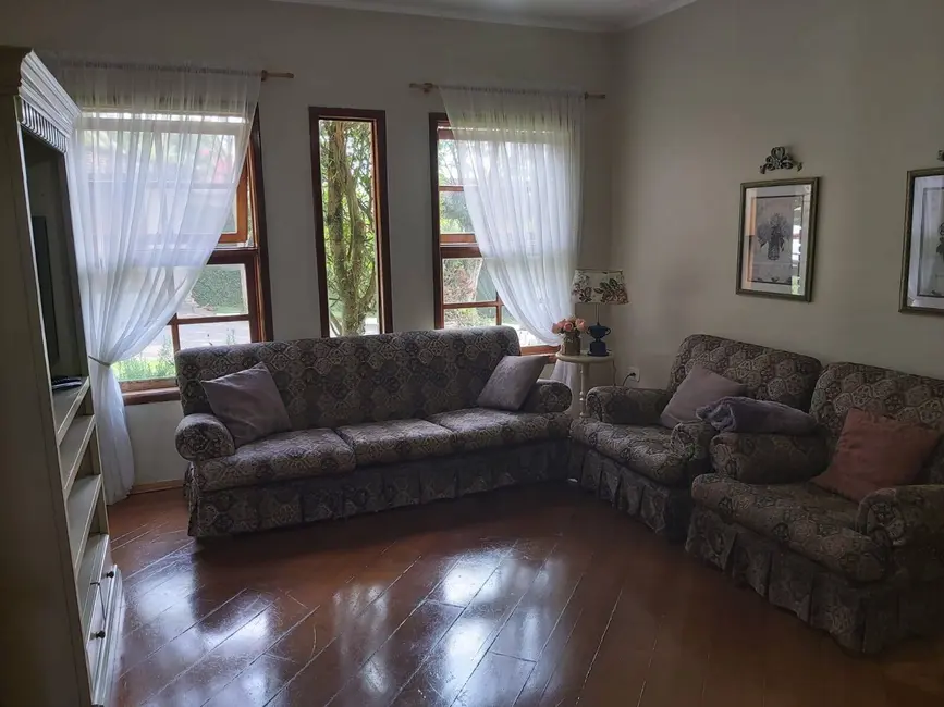 Casa de Condomínio com 3 quartos à venda, 1080m2 em Arujázinho I, II e III, Aruja - SP - imagem 9 Foto 9 de Casa de Condomínio com 3 quartos à venda, 1080m2 em Arujázinho I, II e III, Aruja - SP